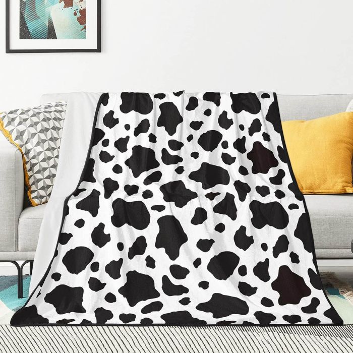 Pliušinis pledas Cow Print||TavoSapnas