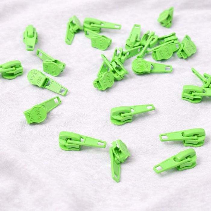 Galvutė matuojamam užtrauktukui Nr.6, ryški salotinė||TavoSapnas