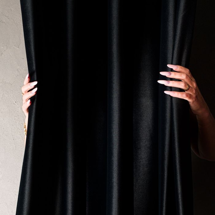 Matuojama veliūrinė užuolaida Matte Black, aukštis 320 cm||TavoSapnas