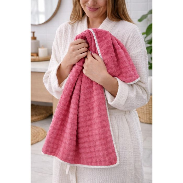 Mikropluošto rankšluostis Pink, 70x140 cm||TavoSapnas