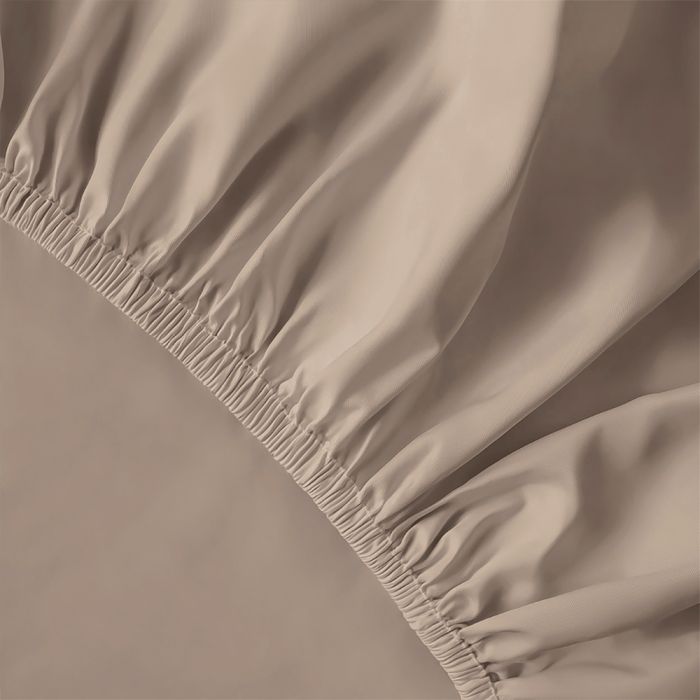Pure Collection satino paklodė su guma TAUPE, 140x200 cm||TavoSapnas