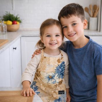 Vaikiška prijuostė Blue Flowers|Prekės namams|TavoSapnas