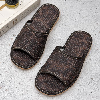 Vyriškos šlepetės Brown Croco, 46 dydis|Šlepetės|TavoSapnas